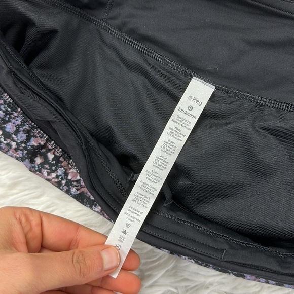 Lululemon Speed Up Short *2.5" Floral Spritz Multi / Black - Picture 3 of 5
